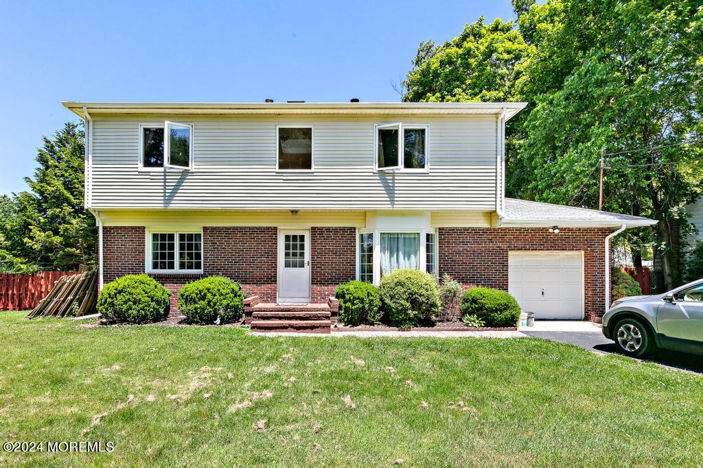 Stillwell Rd, Holmdel, NJ 07733