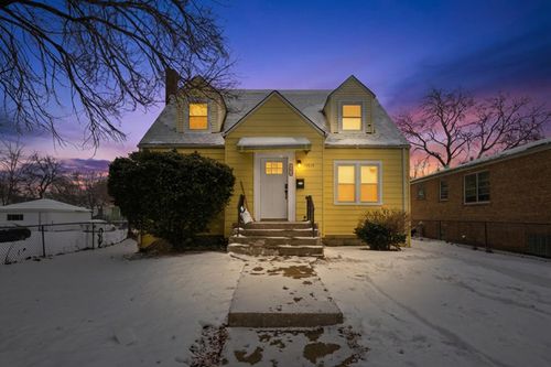 10035 S La Salle St, Chicago, IL, 60628-2017 | Card Image