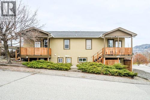 428 Hillcrest Ave, Oliver, BC, V0H1T3 | Card Image