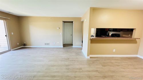 2635 Greenstone Blvd, Auburn Hills, MI, 48326-3762 | Card Image
