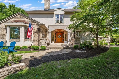 2908 S Dorchester Rd, Upper Arlington, OH, 43221-3038 | Card Image