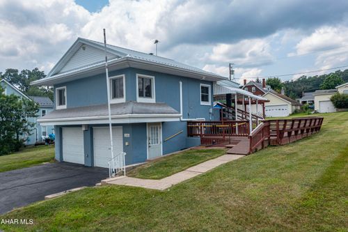 2406 15th Ave, Altoona, PA, 16601-2115 | Card Image