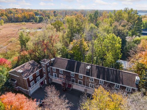 204 Central Ave S, Wayzata, MN, 55391-1818 | Card Image