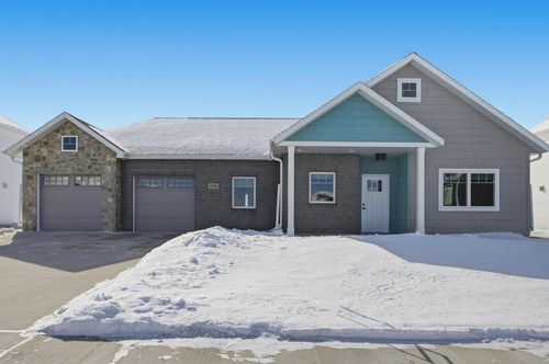 1576 75th Ave S, Fargo, ND, 58104-7369 | Card Image