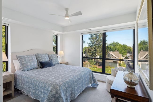 Primary suite with walk in closet | Image 10