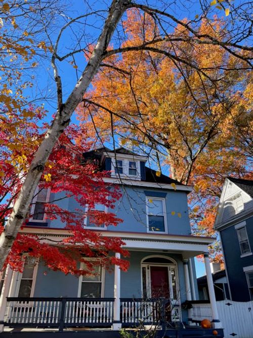 884 Thorn St, Sewickley, PA, 15143-1832 | Card Image