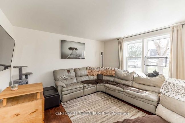 MAIN - 23 2nd St, Home with 2 bedrooms, 1 bathrooms and 3 parking in New Tecumseth ON | Image 6
