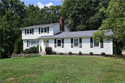 290 Montridge Dr, Canfield, OH, 44406-1301 | Card Image
