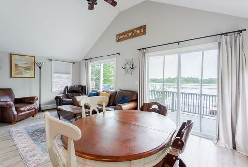 15 Maple St, Kingston, NH, 03848-3312 | Card Image