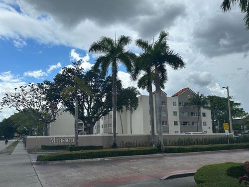 apt-309-6195 Nw 186th St, Hialeah, FL, 33015-6088 | Card Image