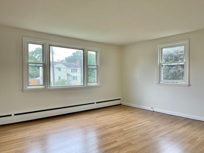 226 Middletown Ave, Home with 6 bedrooms, 2 bathrooms and 8 parking in Wethersfield CT | Image 9