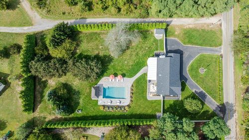 525 Rocky Point Rd, East Marion, NY, 11939-1140 | Card Image