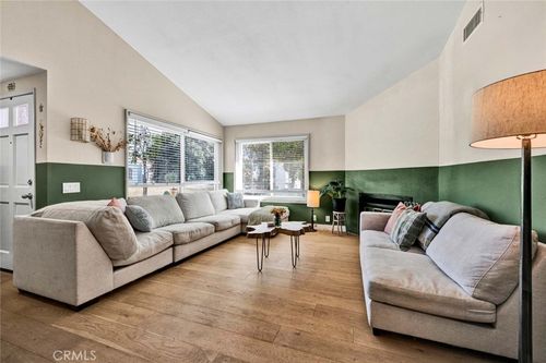 429 Deerfield Ave, Irvine, CA, 92606-7646 | Card Image