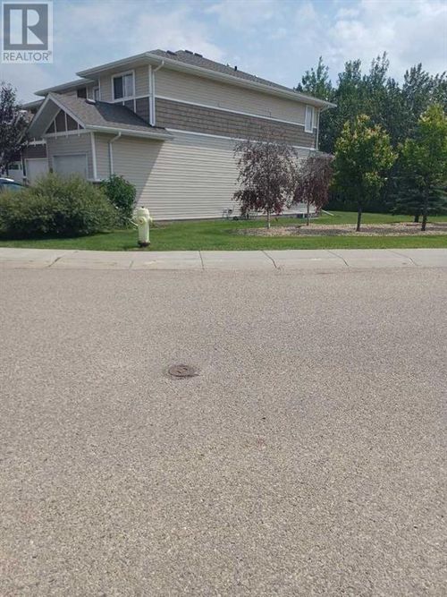 1-5301 Windward Pl, Sylvan Lake, AB, T4S0H5 | Card Image