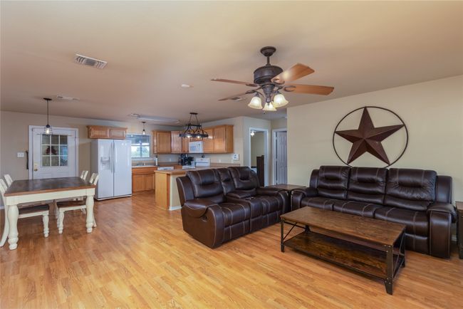 1300 Knob Rd, House other with 3 bedrooms, 2 bathrooms and null parking in Springtown TX | Image 12