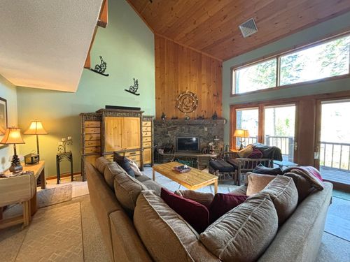 gs-28C Greensprings Rd, West Dover, VT, 05356-8861 | Card Image