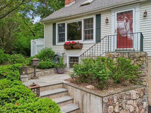 560 Main St, Northport, NY, 11768-1955 | Card Image