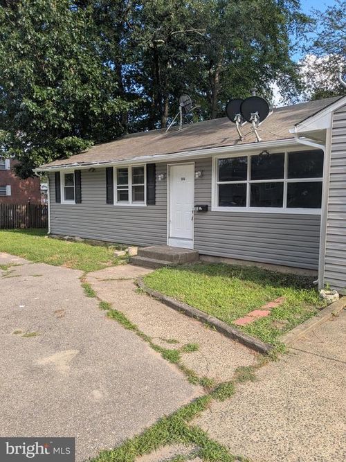 100 Blackwood Clementon Rd, PINE HILL, NJ, 08021-3848 | Card Image