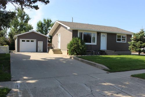 515 Watson Avenue, Picture Butte, AB, T0K1V0 | Card Image