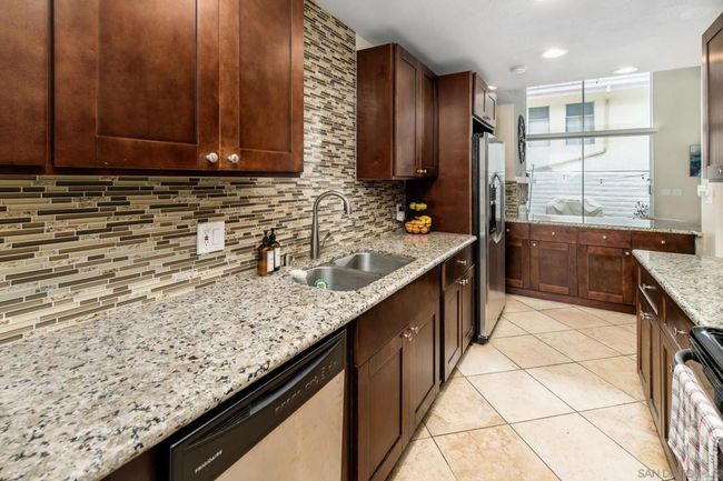 4 - 2544 Navarra Dr, Townhouse with 2 bedrooms, 2 bathrooms and 1 parking in Carlsbad CA | Image 13