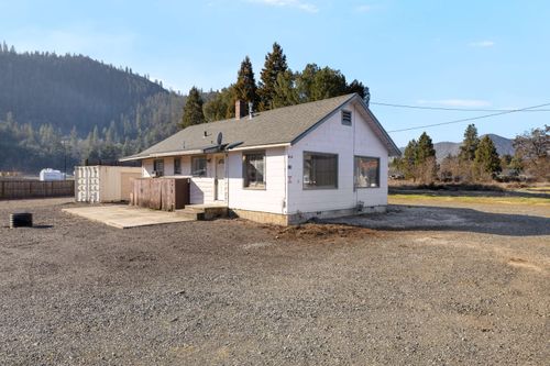 175 Rogue River Hwy, Gold Hill, OR, 97525-9822 | Card Image