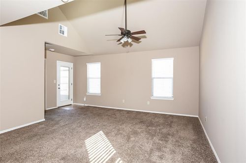 7412 Comrade Ln, Yukon, OK, 73099-4693 | Card Image