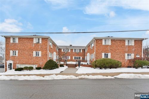 104 N Beverwyck Rd, Lake Hiawatha, NJ, 07034-2209 | Card Image