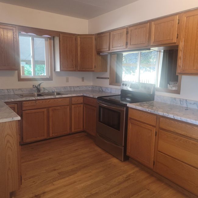 16682 Highway 31, House other with 3 bedrooms, 3 bathrooms and null parking in Metaline Falls WA | Image 6