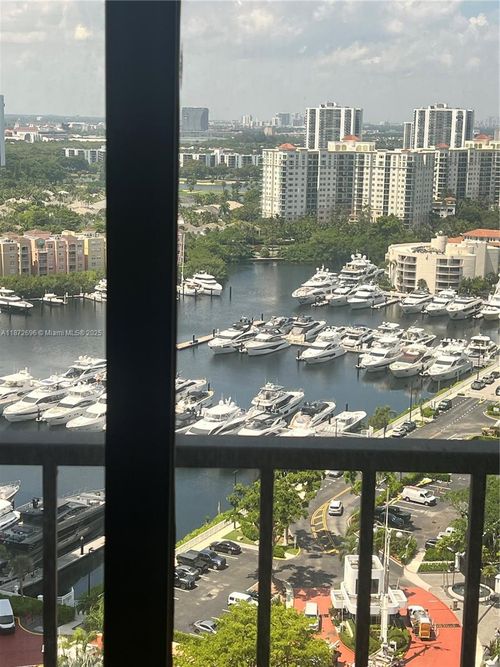 apt-21d-19355 Turnberry Way, Aventura, FL, 33180-2542 | Card Image