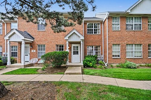 3 4 Seasons Court, Elmhurst, IL, 60126 | Card Image