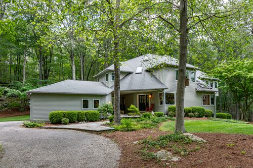 20 Mine Hill Rd E, Bridgewater, CT, 06752-1106 | Card Image