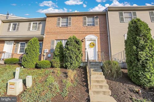 1019 Fredrick Blvd, READING, PA, 19605-1165 | Card Image