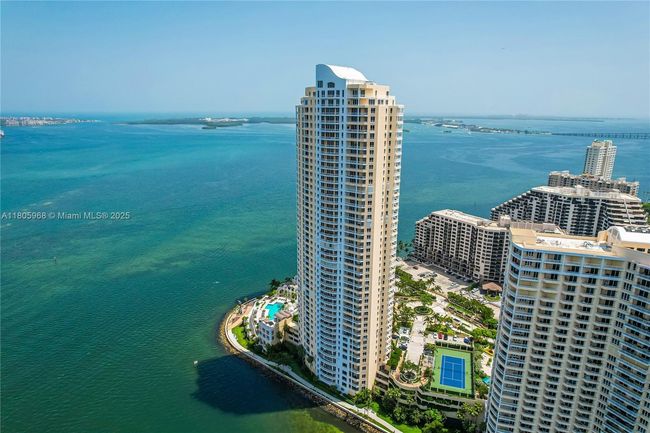APT-3803 - 848 Brickell Key Dr, Condo with 1 bedrooms, 2 bathrooms and null parking in Miami FL | Image 28