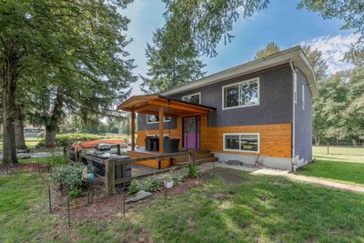 10069 276 St, House other with 3 bedrooms, 2 bathrooms and 12 parking in Maple Ridge BC | Image 2