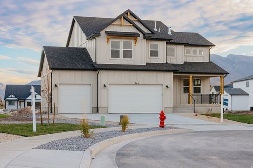 5233 S Paramount Dr, Riverdale, UT, 84405-5036 | Card Image