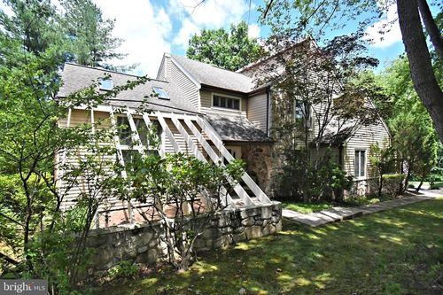 22 Wychwood Ln, LANGHORNE, PA, 19047-1680 | Card Image