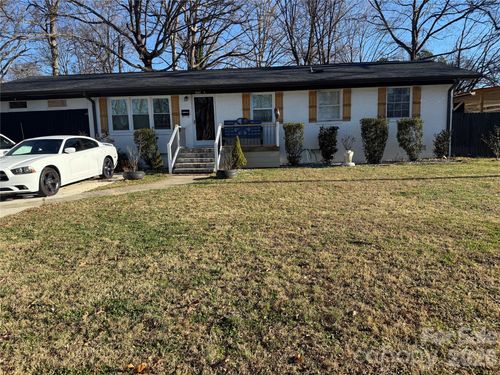 4541 Thornwood Rd, Charlotte, NC, 28213-5852 | Card Image