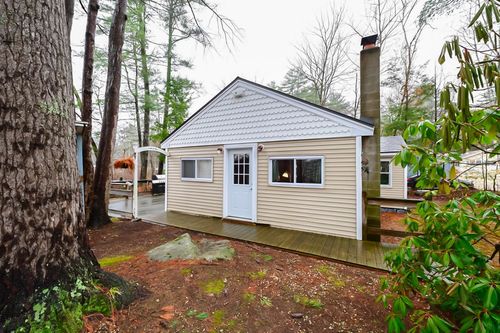 3 Hollywood Ave, Raymond, NH, 03077-1325 | Card Image