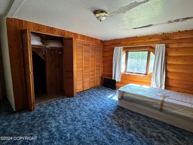 downstairs bedroom | Image 15