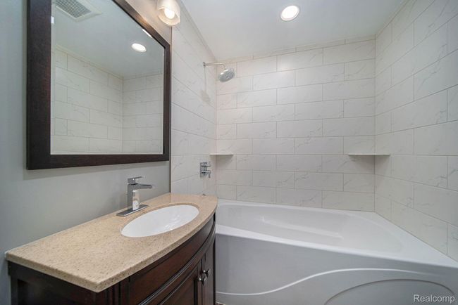 7175 Richardson Rd, House other with 3 bedrooms, 2 bathrooms and null parking in West Bloomfield MI | Image 20