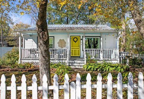 26 Duckworth Ave, Brevard, NC, 28712-4606 | Card Image