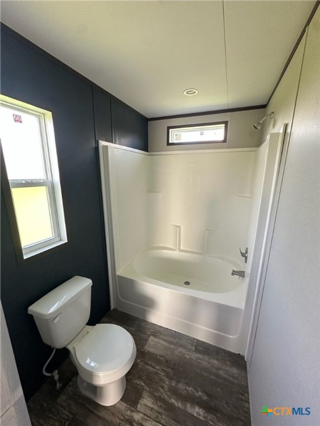 19656 Us Highway 77 S, House other with 3 bedrooms, 2 bathrooms and null parking in Yoakum TX | Image 18