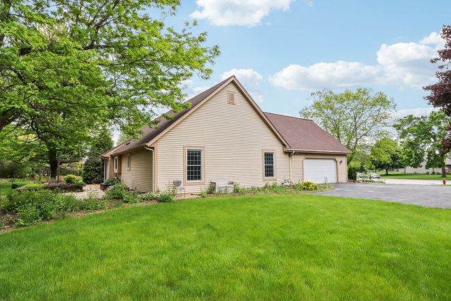 N61W14730 Woodcrest Ct, House other with 3 bedrooms, 3 bathrooms and 2 parking in Menomonee Falls WI | Image 57