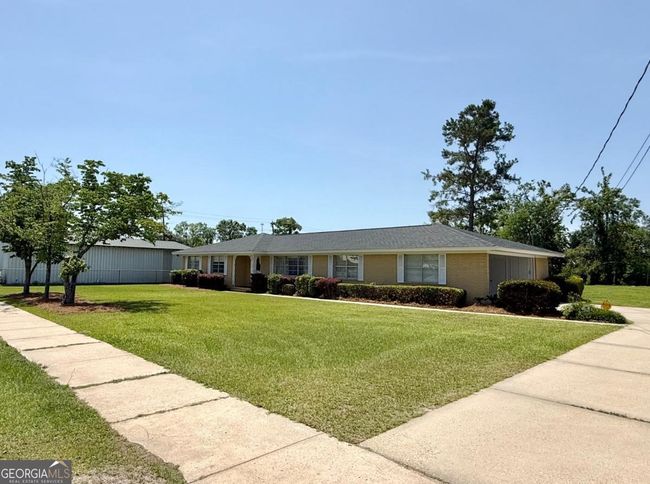 21 Pine St, House other with 3 bedrooms, 2 bathrooms and null parking in Hazlehurst GA | Image 41