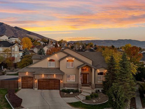 1074 E Black Forest Dr, Sandy, UT, 84094-6920 | Card Image