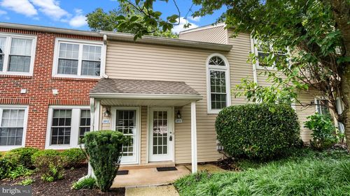 2010 Beacon Hill Dr, HOLLAND, PA, 18966-2531 | Card Image