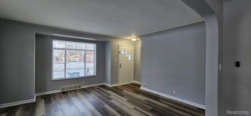 3319 Iroquois Ave, Flint, MI, 48505-4005 | Card Image