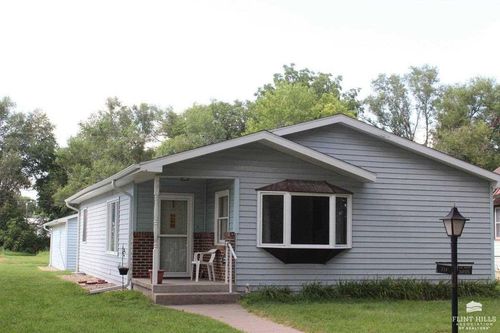 718 Pottawatomie Ave, Manhattan, KS, 66502-6418 | Card Image
