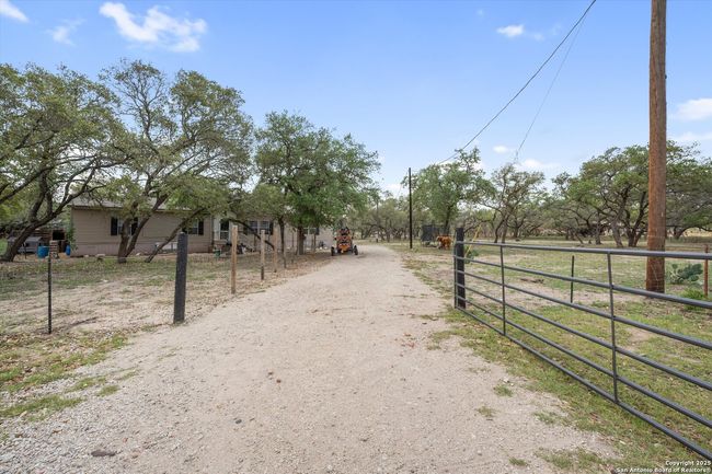 157 County Road 6816, House other with 4 bedrooms, 2 bathrooms and null parking in Natalia TX | Image 33