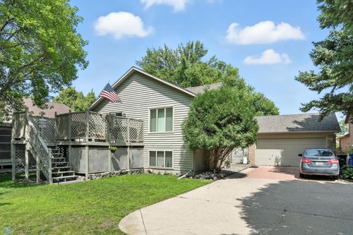 2743 Cobblestone Ct S, Fargo, ND, 58103-3508 | Card Image